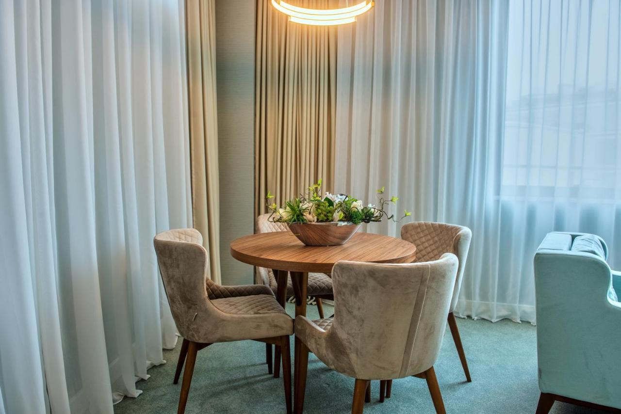 Hotel Pupin 诺威萨 外观 照片 A dining room in a hotel